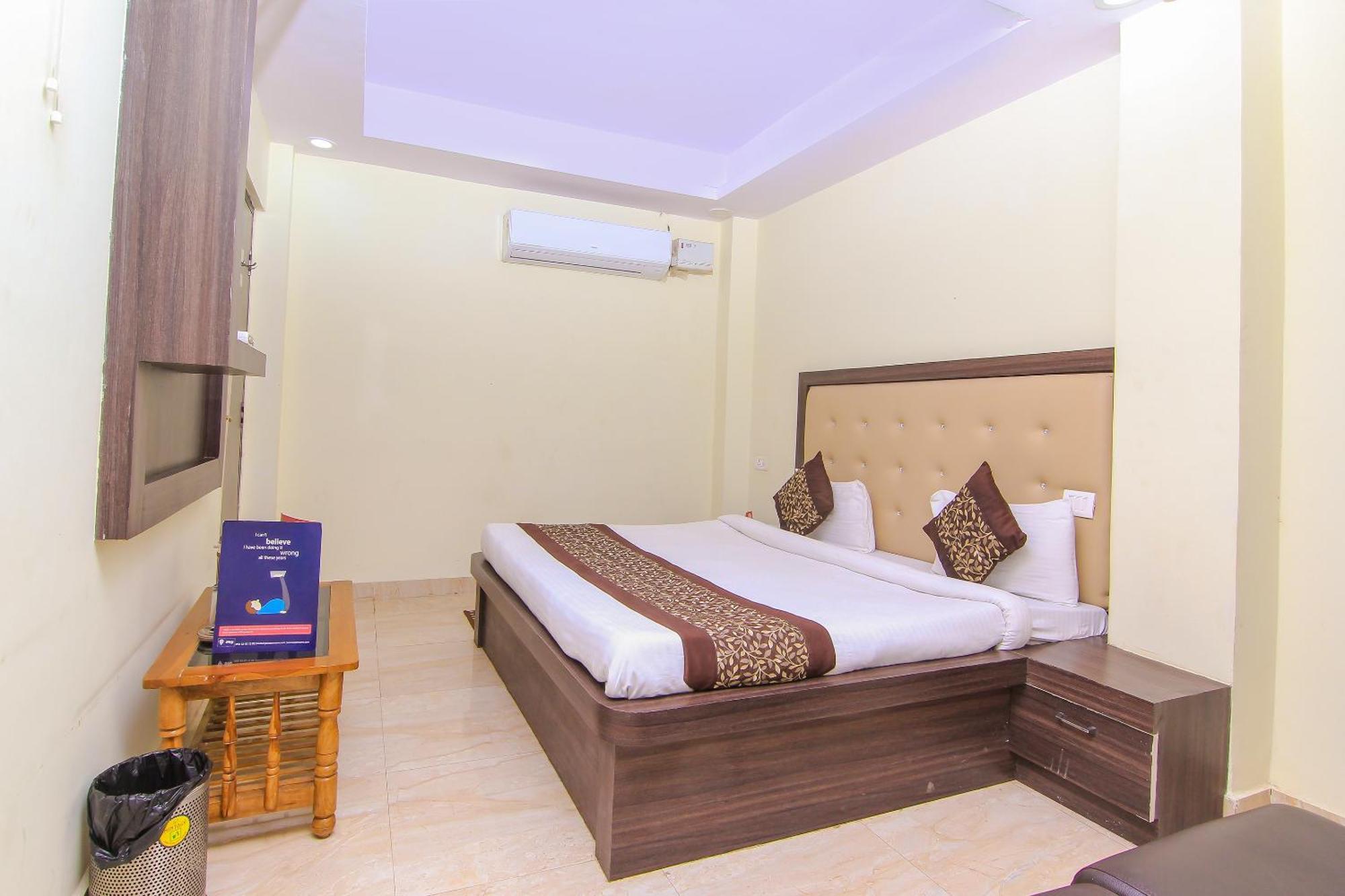 Oyo Flagship Hotel Cz Near Phoenix United Лакхнау Экстерьер фото