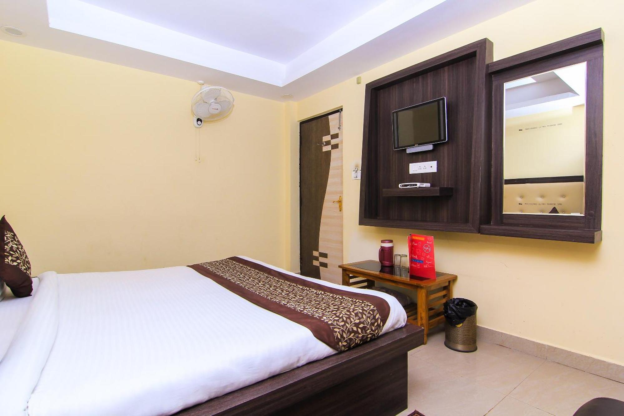 Oyo Flagship Hotel Cz Near Phoenix United Лакхнау Экстерьер фото